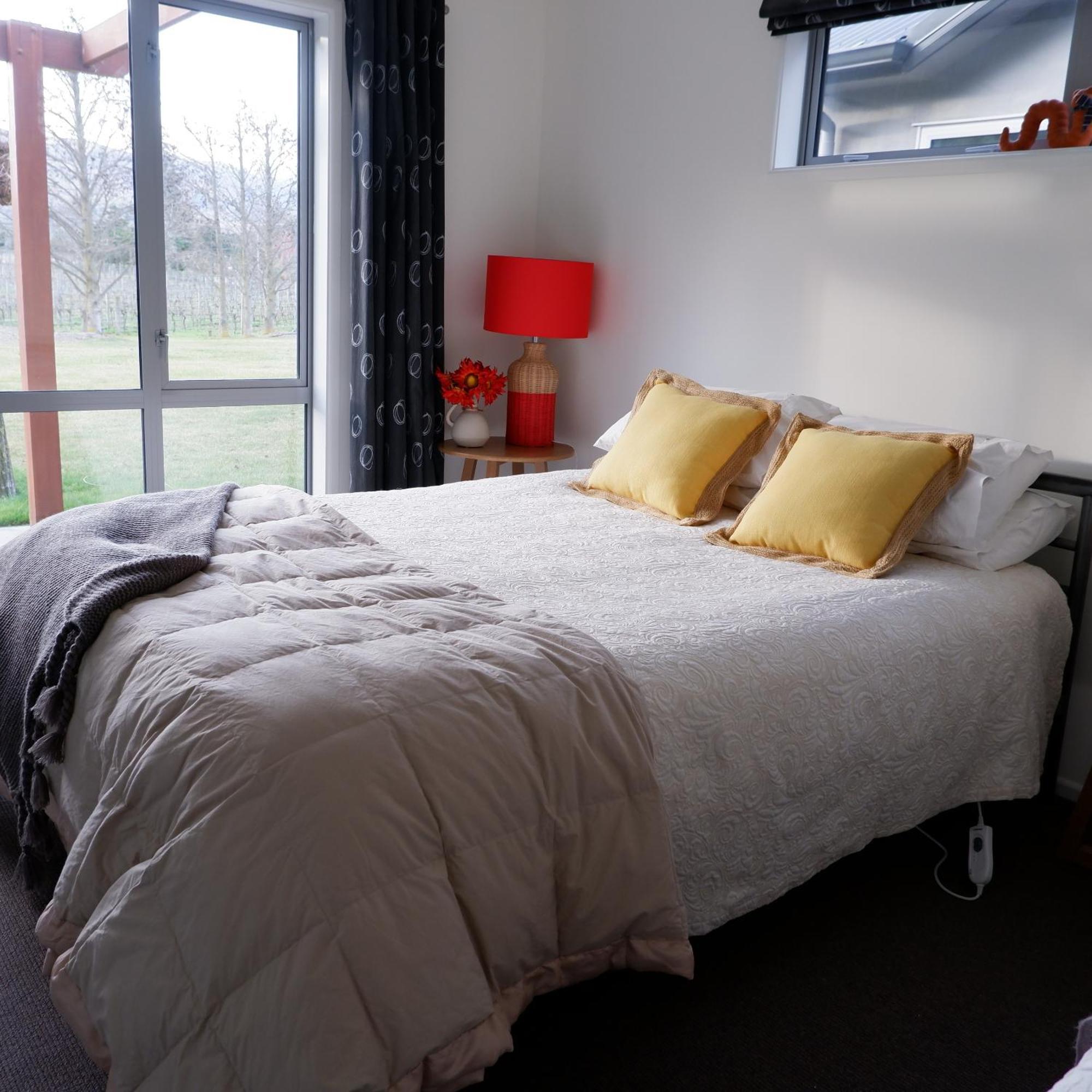Vines On Bannockburn Bed & Breakfast Cromwell Bagian luar foto